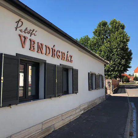 Petőfi Casa de hóspedes *