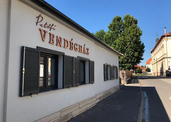 Petofi Vendeghaz Гостевой дом 3*